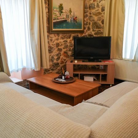 Φιλόξενο Σπίτι Apartment นาฟปลิโอ ภายนอก รูปภาพ
