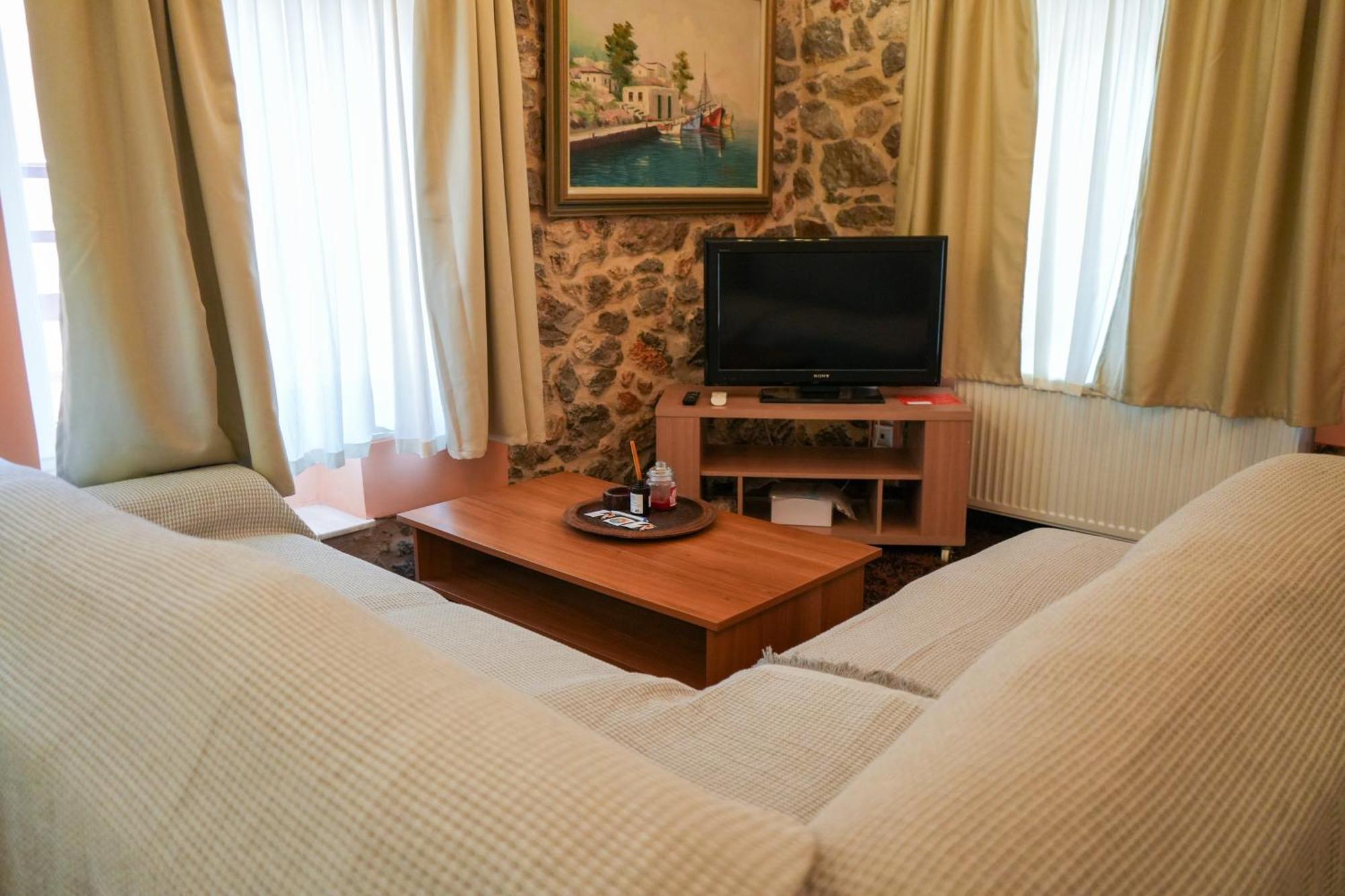 Φιλόξενο Σπίτι Apartment นาฟปลิโอ ภายนอก รูปภาพ