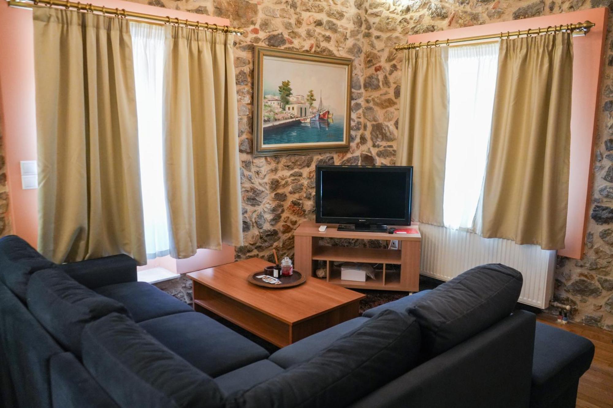 Φιλόξενο Σπίτι Apartment นาฟปลิโอ ภายนอก รูปภาพ