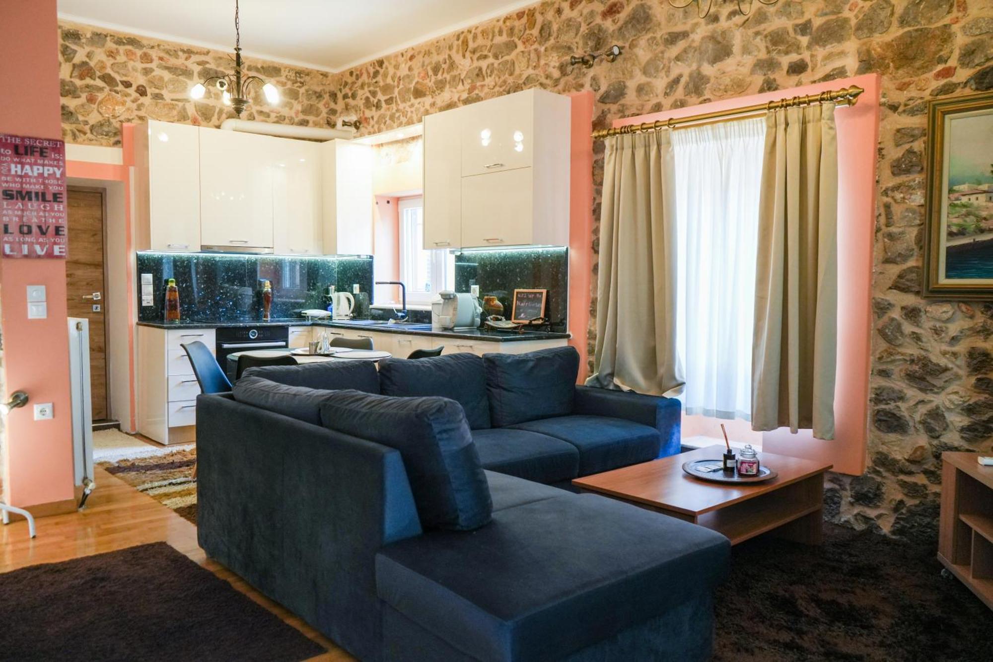 Φιλόξενο Σπίτι Apartment นาฟปลิโอ ภายนอก รูปภาพ